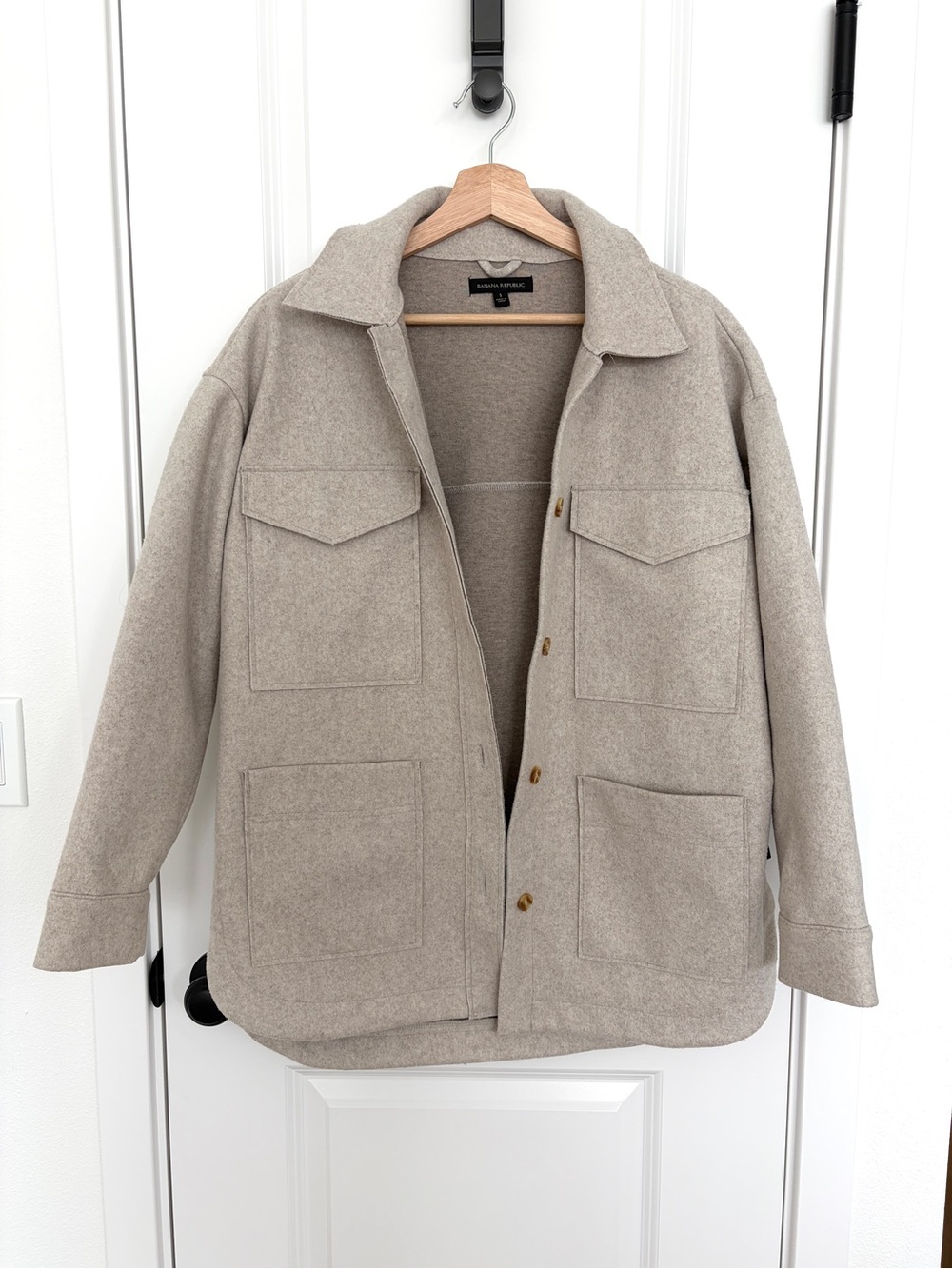 Banana Republic 4 POCKET SHACKET in Light Beige